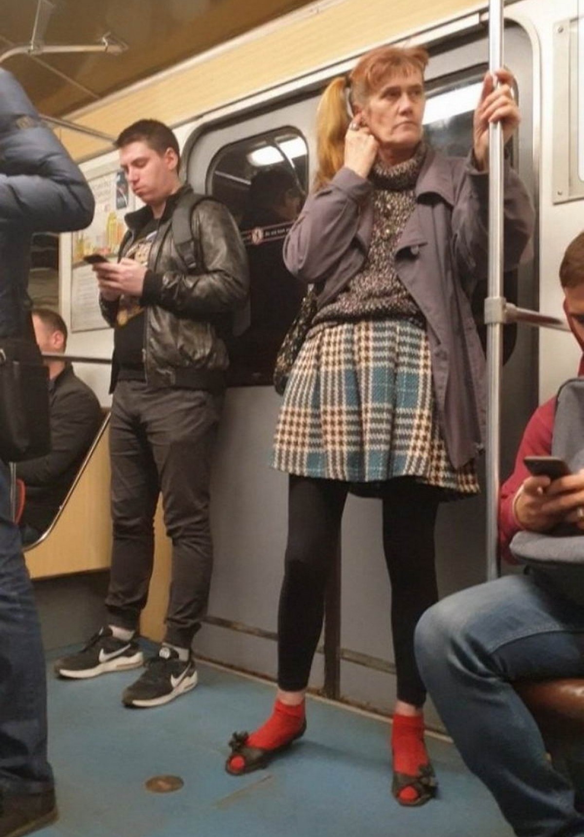 Strange People In The Subway (31 pics)