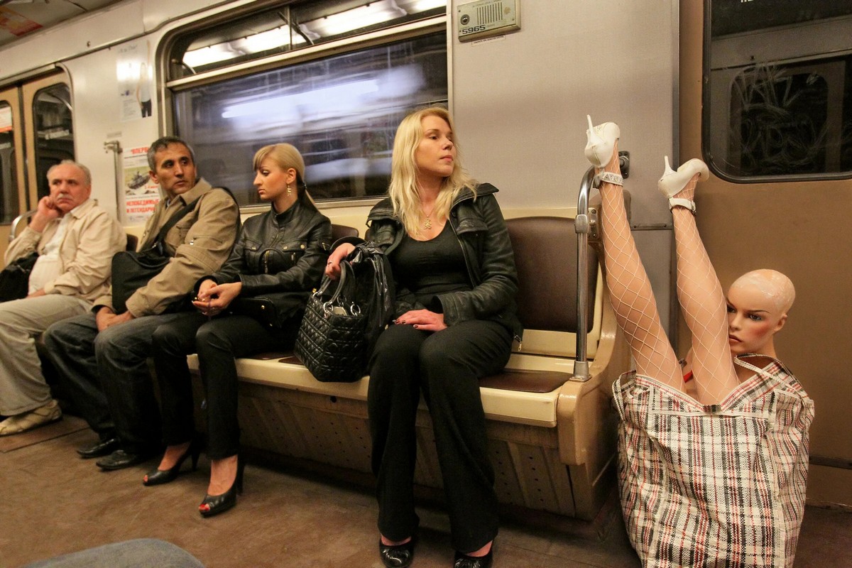 Strange People In The Subway (31 pics)