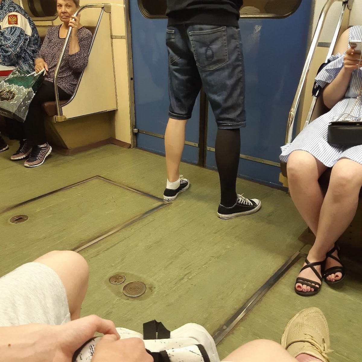 Strange People In The Subway (31 pics)