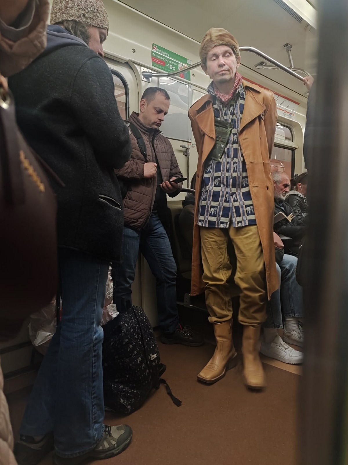 Strange People In The Subway (31 pics)