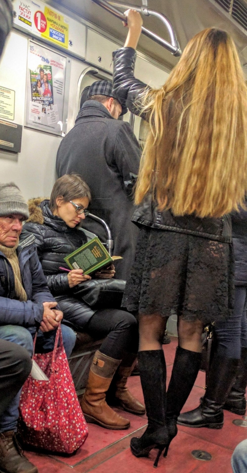 Strange People In The Subway (31 pics)