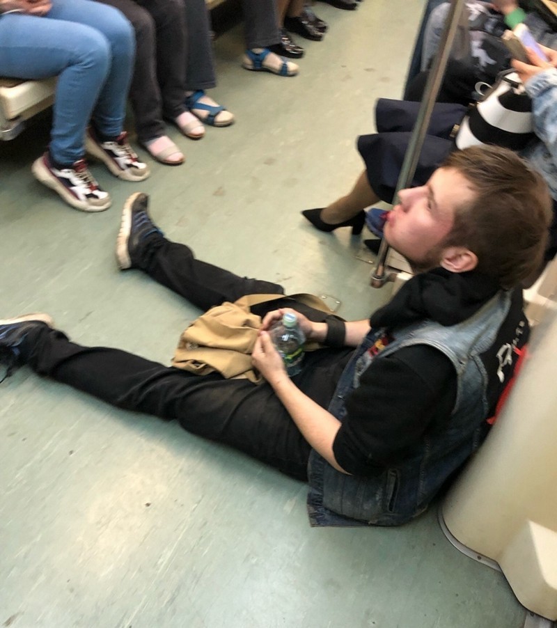 Strange People In The Subway (31 pics)