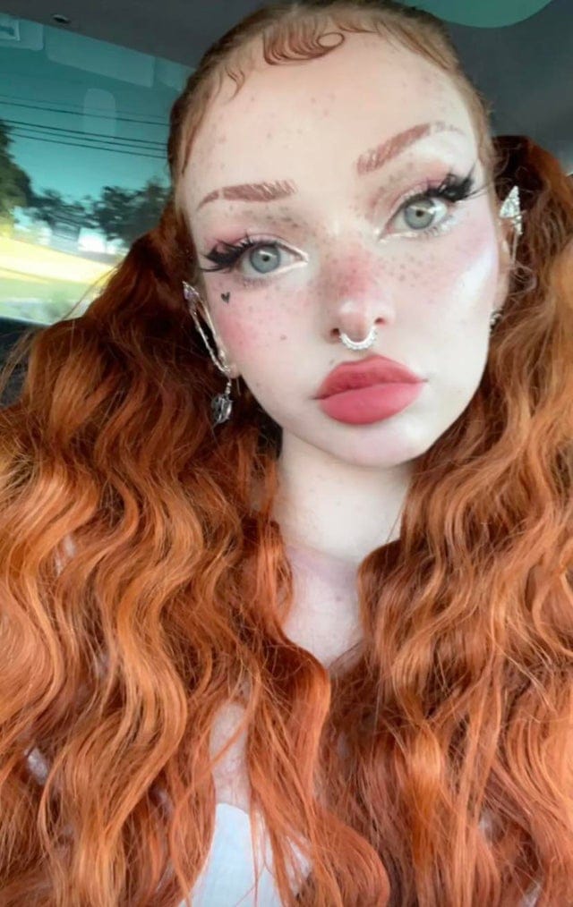 Girls Fails With Their Eyebrows (18 pics)