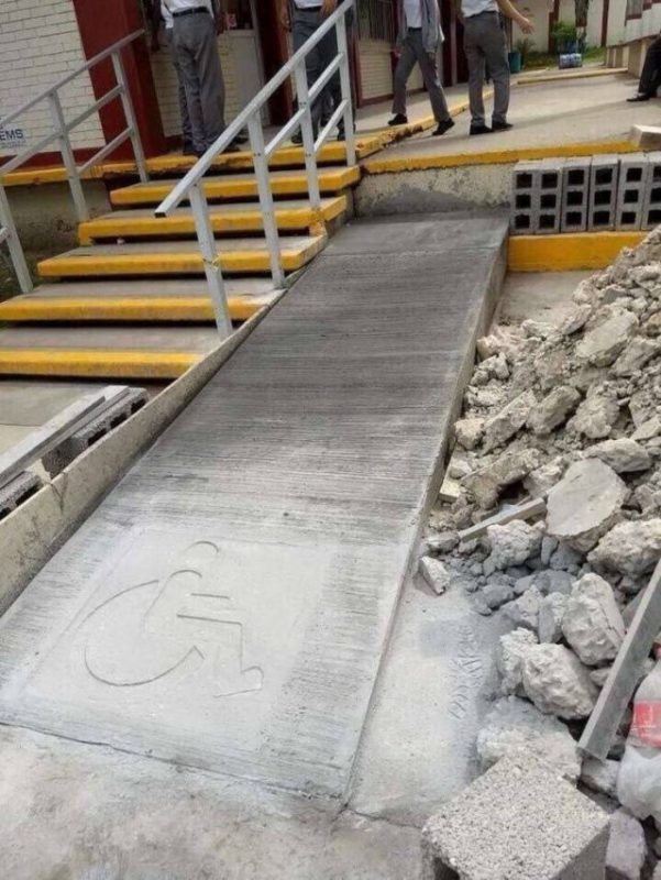 Construction Fails (17 pics)