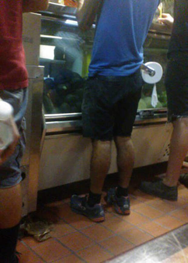 What Is Going On Here? (19 pics)