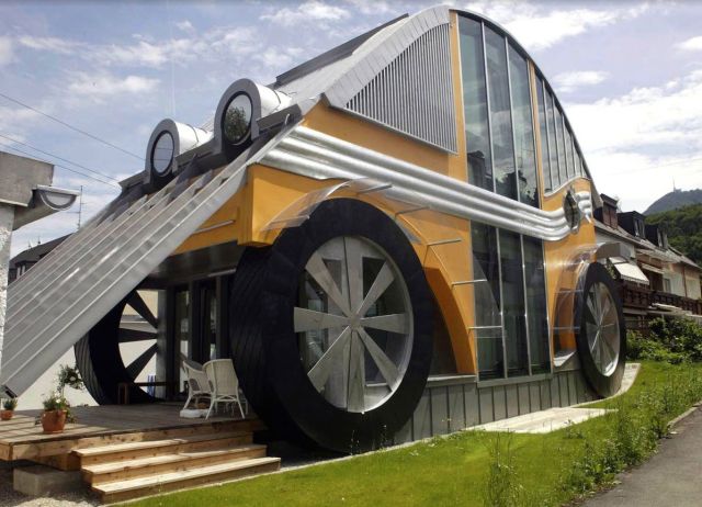 Unusual Buildings (17 pics)