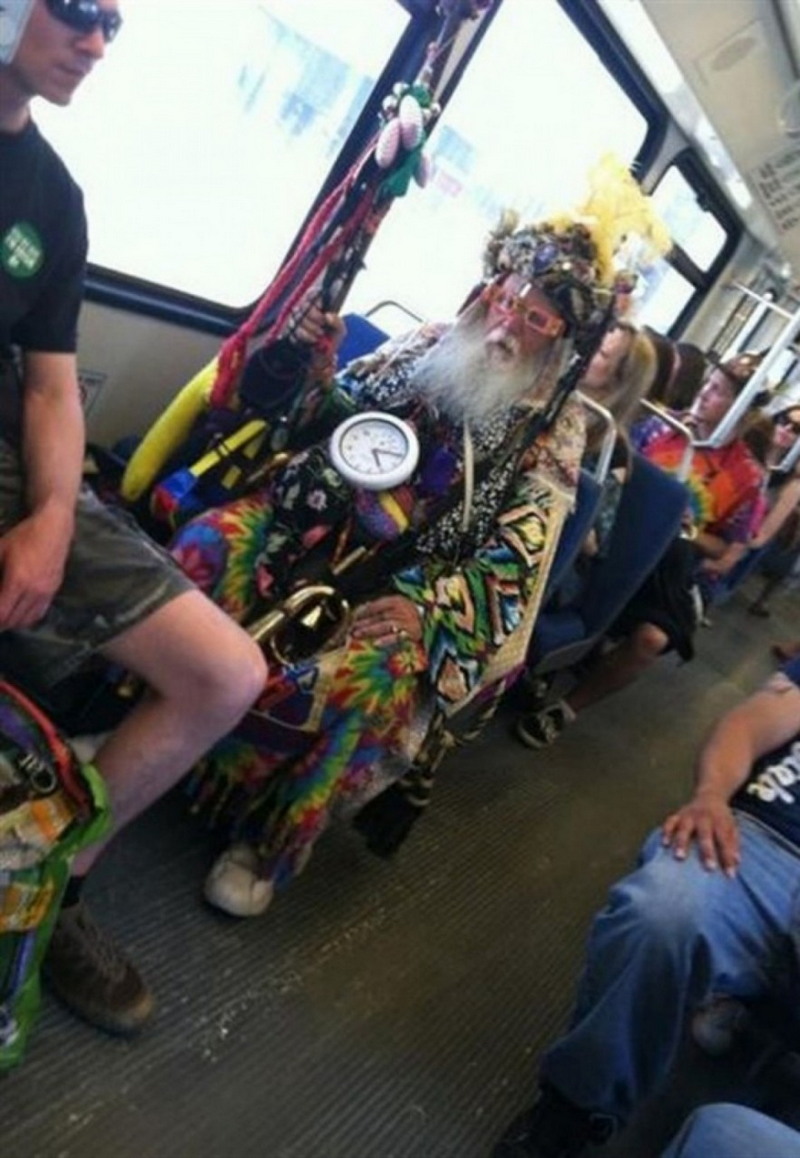 What Is Going On Here? (17 pics)