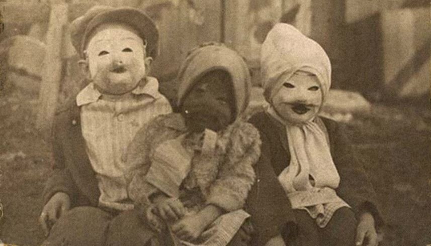 Creepy Costumes From The Past (22 pics)