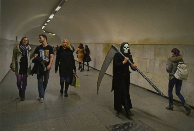 Strange People In The Subway (20 pics)