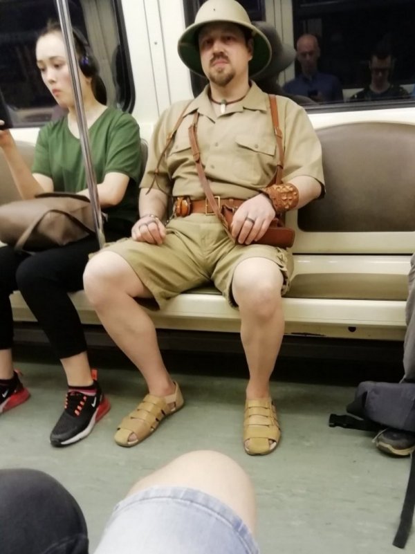 Strange People In The Subway (20 pics)
