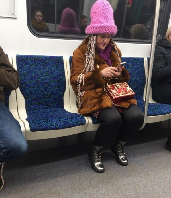 Strange People In The Subway (20 pics)