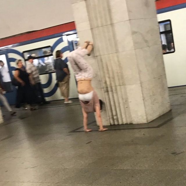 Strange People In The Subway (20 pics)