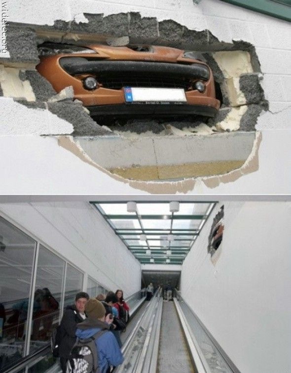 Weird Car Crashes (19 pics)