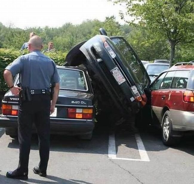 Weird Car Crashes (19 pics)