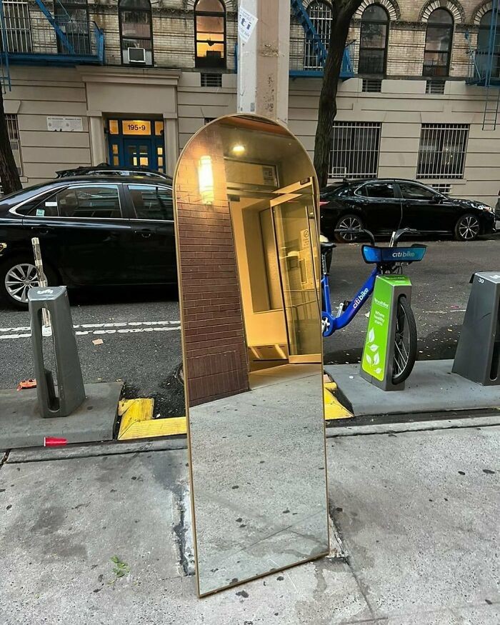 Awesome Finds On The Streets (27 pics)