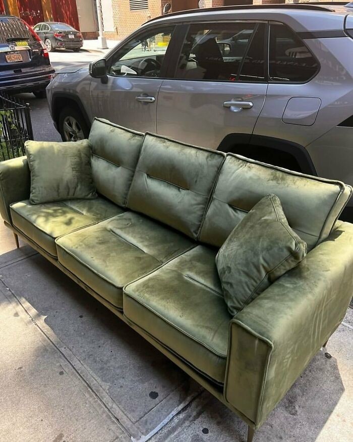 Awesome Finds On The Streets (27 pics)