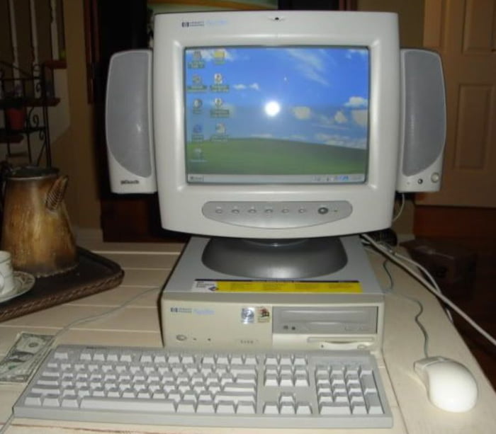 Computers From The Past (20 pics)