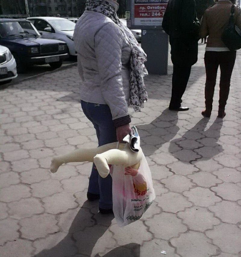 What Is Going On Here? (17 pics)