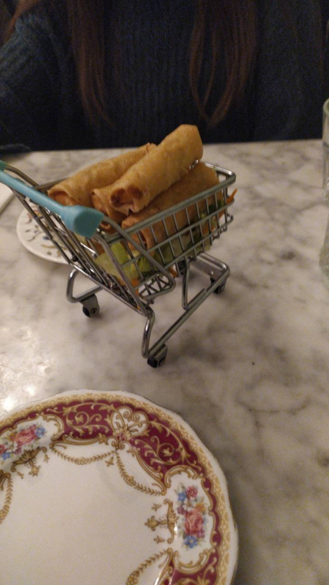Odd Food Serving (17 pics)