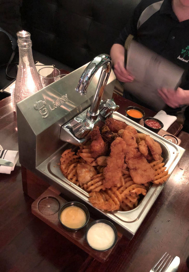Odd Food Serving (17 pics)