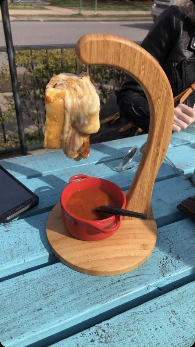 Odd Food Serving (17 pics)