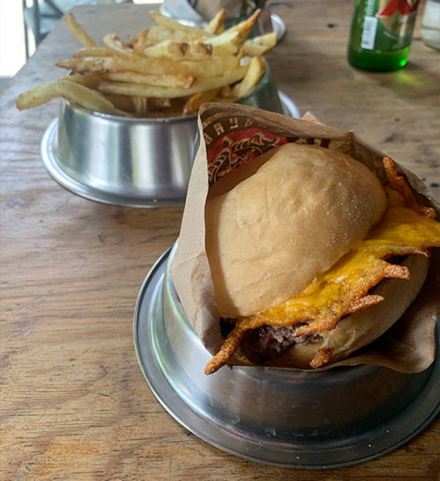 Odd Food Serving (17 pics)