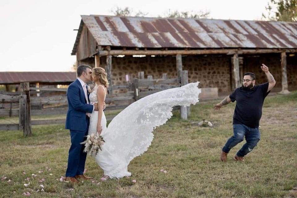 Funny Wedding Photos (16 pics)
