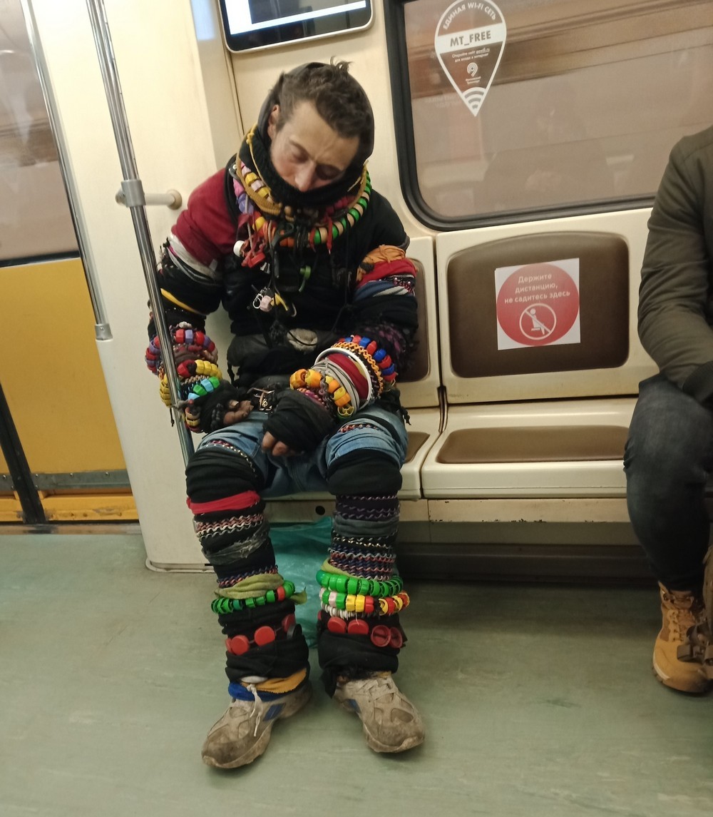 Strange People In The Subway (20 pics)