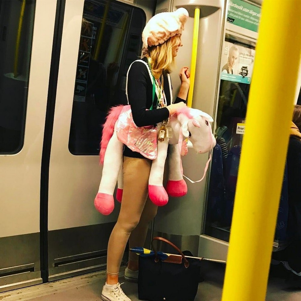 Strange People In The Subway (20 pics)