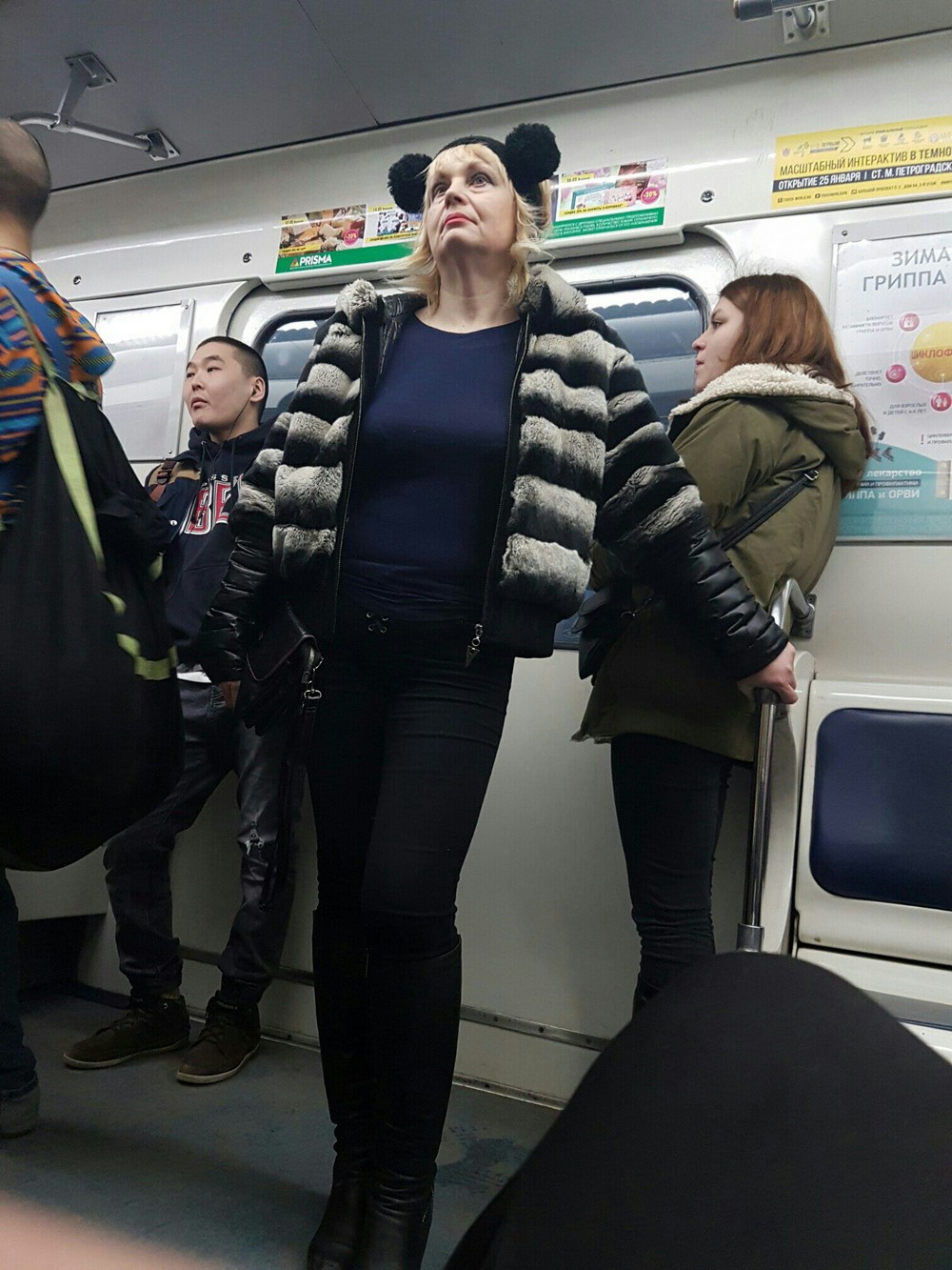 Strange People In The Subway (20 pics)