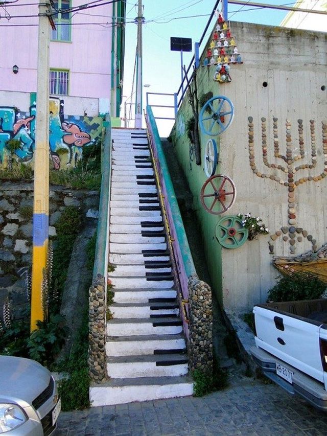 Unusual Staircases (15 pics)