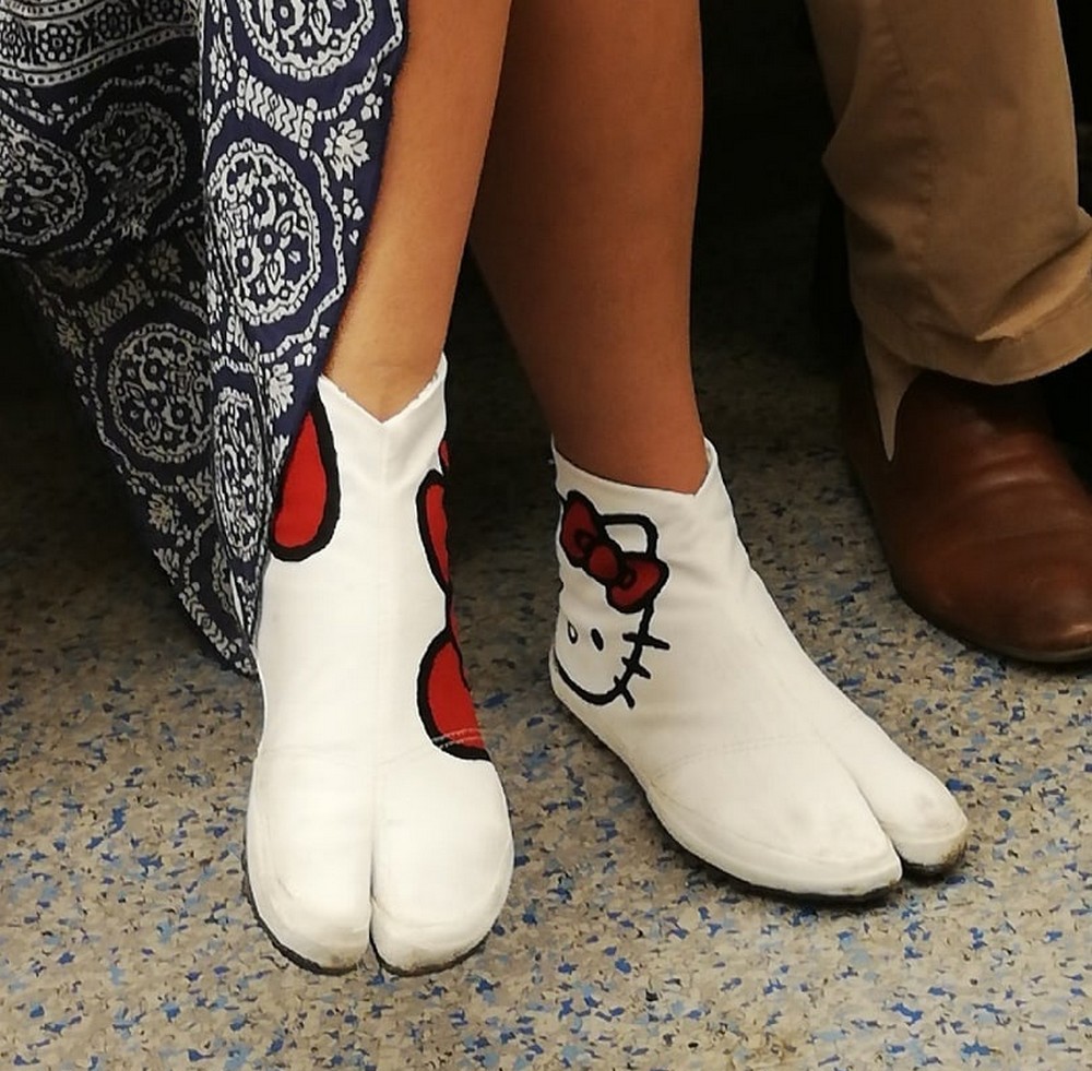 Strange People In The Subway (23 pics)