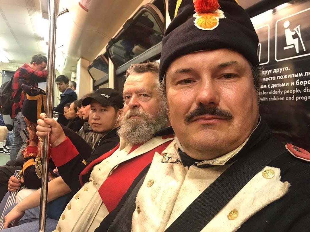 Strange People In The Subway (23 pics)