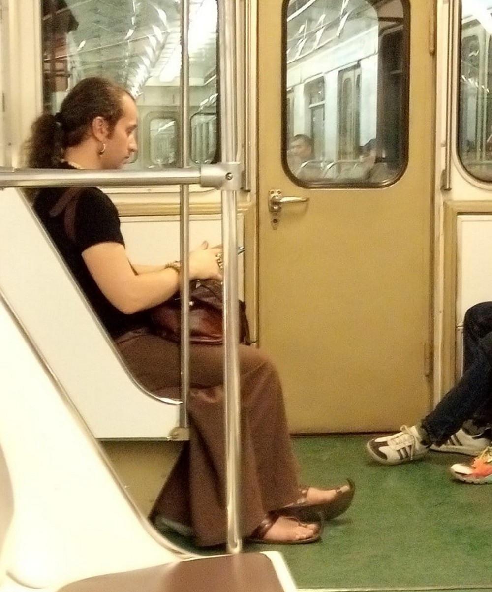 Strange People In The Subway (23 pics)