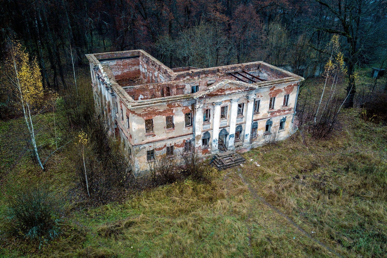 Beautiful Abandoned Places (18 pics)