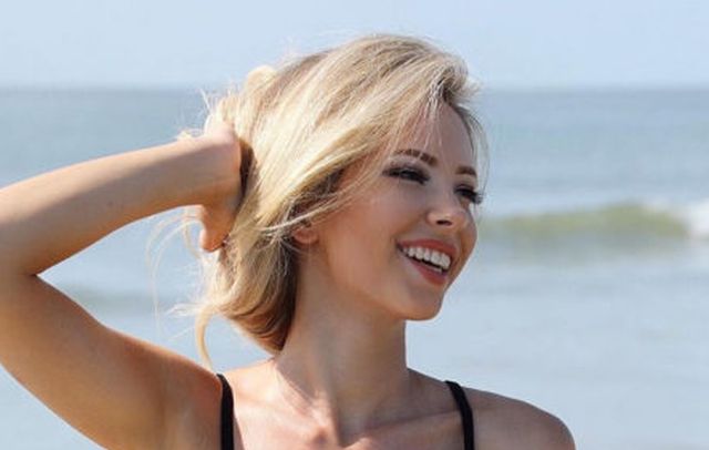 Bikini Girls (23 pics)