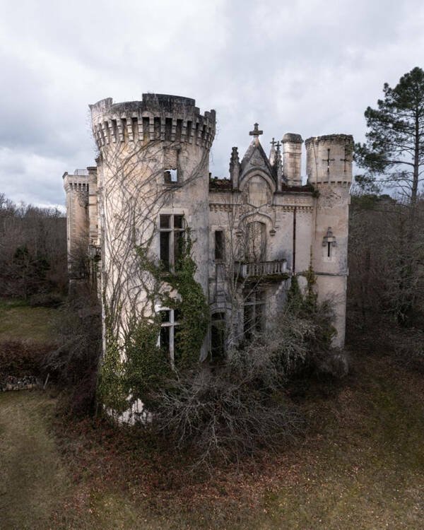 Beautiful Abandoned Places (17 pics)