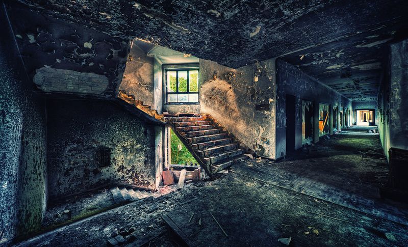 Beautiful Abandoned Places (17 pics)