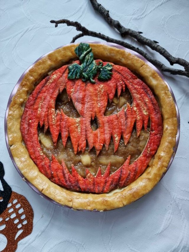 Awesome Halloween Pies (25 pics)