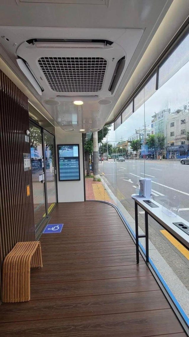 Unusual Bus Stops (17 pics)