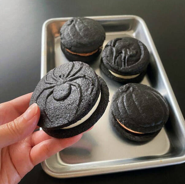 Awesome Halloween Dishes (24 pics)