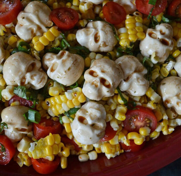 Awesome Halloween Dishes (24 pics)