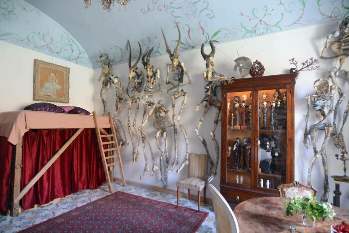 Odd Finds In Old Houses (20 pics)
