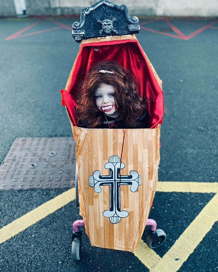 Halloween Costumes For People With Disabilities (23 pics)
