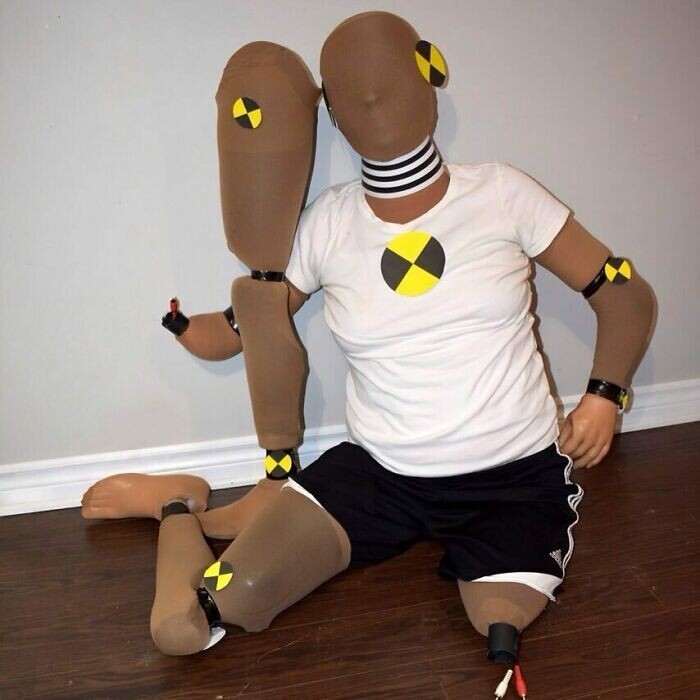 Halloween Costumes For People With Disabilities (23 pics)