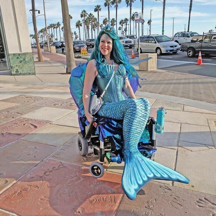 Halloween Costumes For People With Disabilities (23 pics)