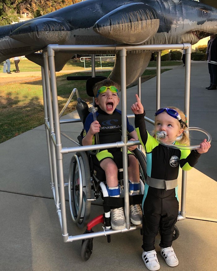 Halloween Costumes For People With Disabilities (23 pics)