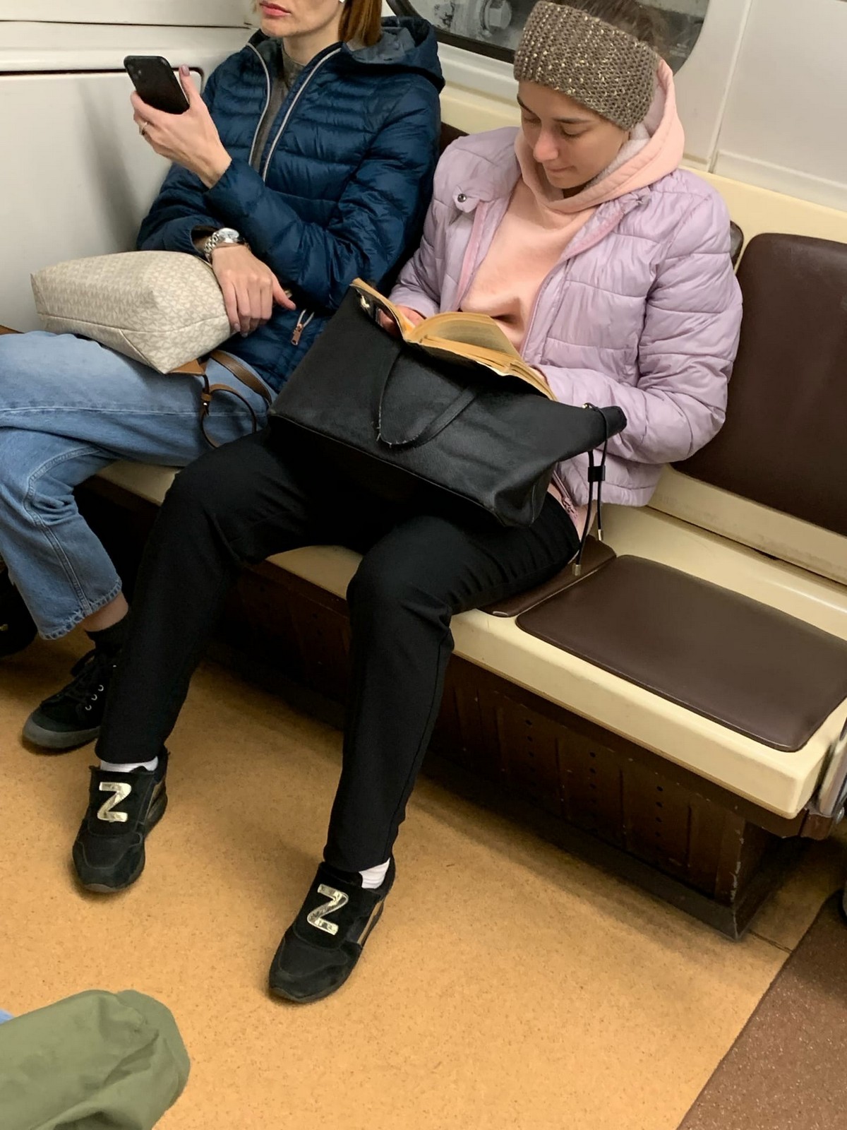 Unusual People In The Subway (22 pics)