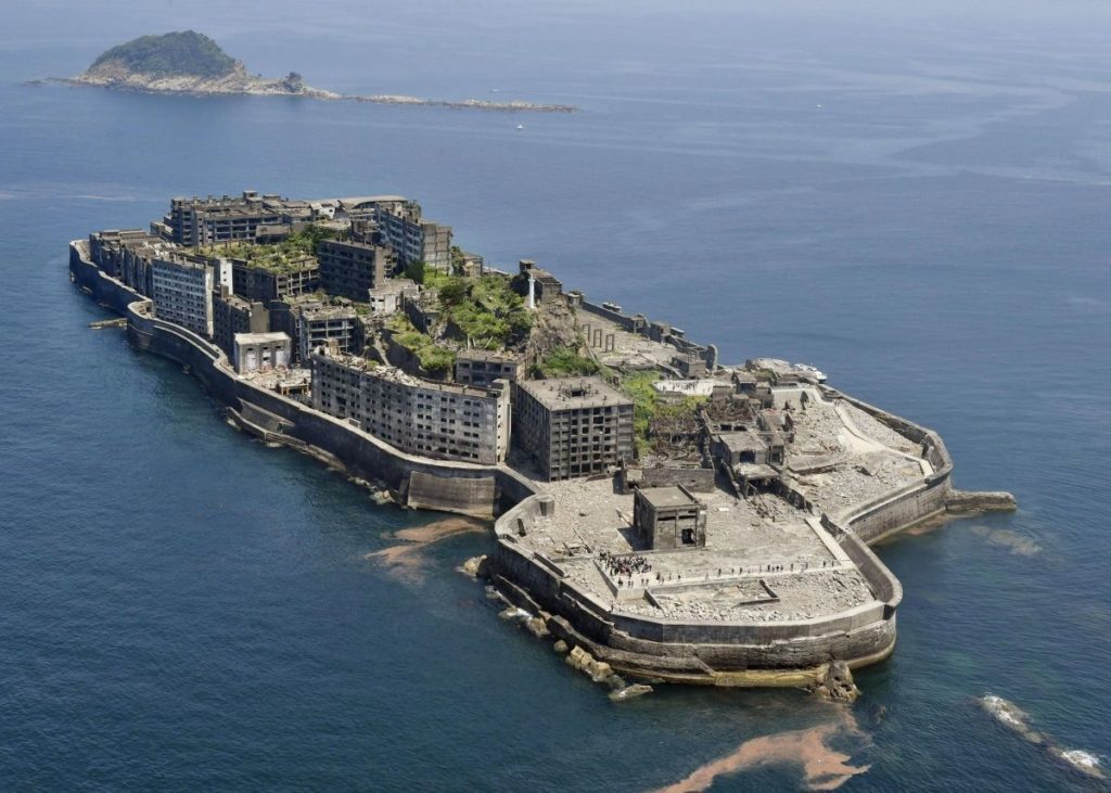 Beautiful Abandoned Places (19 pics)