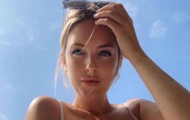 Bikini Girls (54 pics)